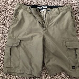 Men’s khaki shorts